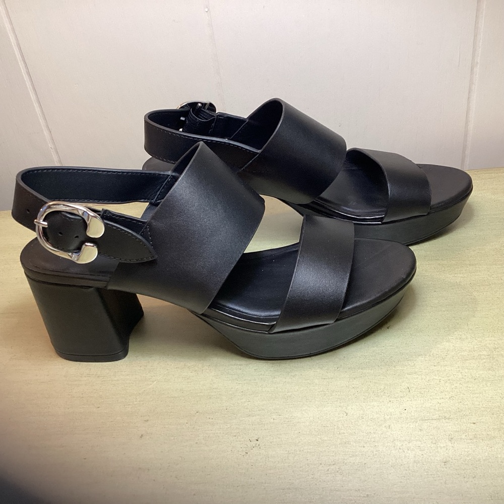 Black Women's Aerosoles sandals Sz 8.5